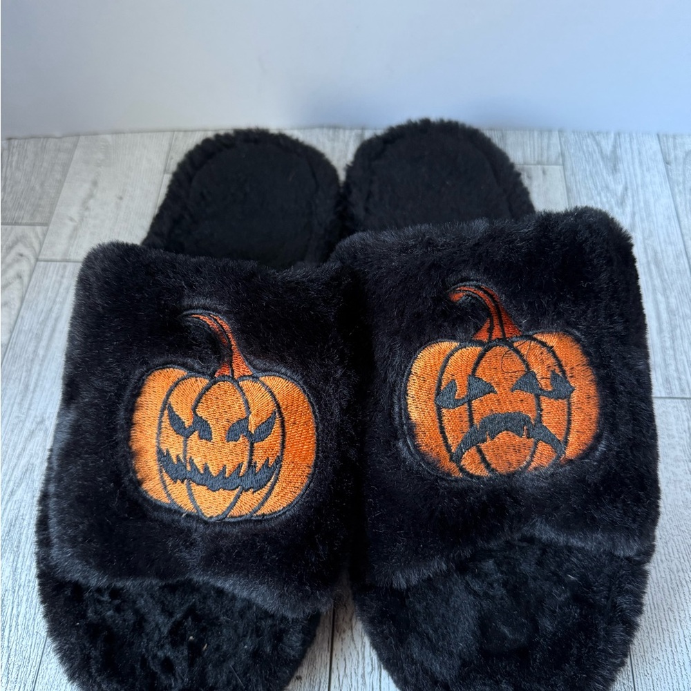 Killstar Faux Fur Black Embroidered Pumpkin 12 O’clock (1 Happy/1 Sad) Slippers
